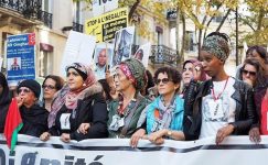 Fransa’da polis şiddetine karşı düzenlenen protestoda polisler firar etti