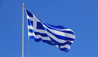 Yunanistan’da eşcinsel çiftler için evlilik ve çocuk edinme yasasına onay