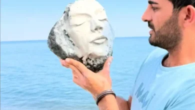 Nesil Demirci Işığı Taşa Hapsetmek: Dijital Estetiği Heykele Dönüştüren Yeni Baş Yapıt